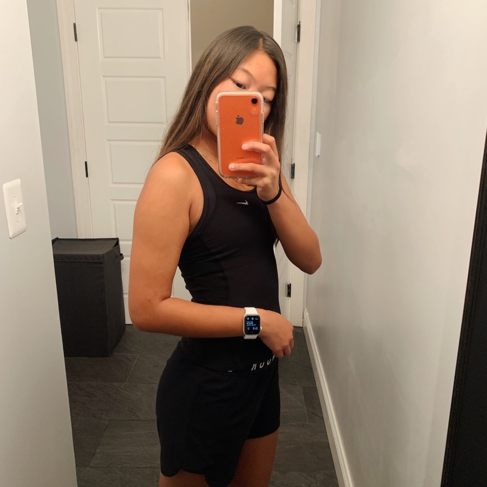 Nike crop work out tank